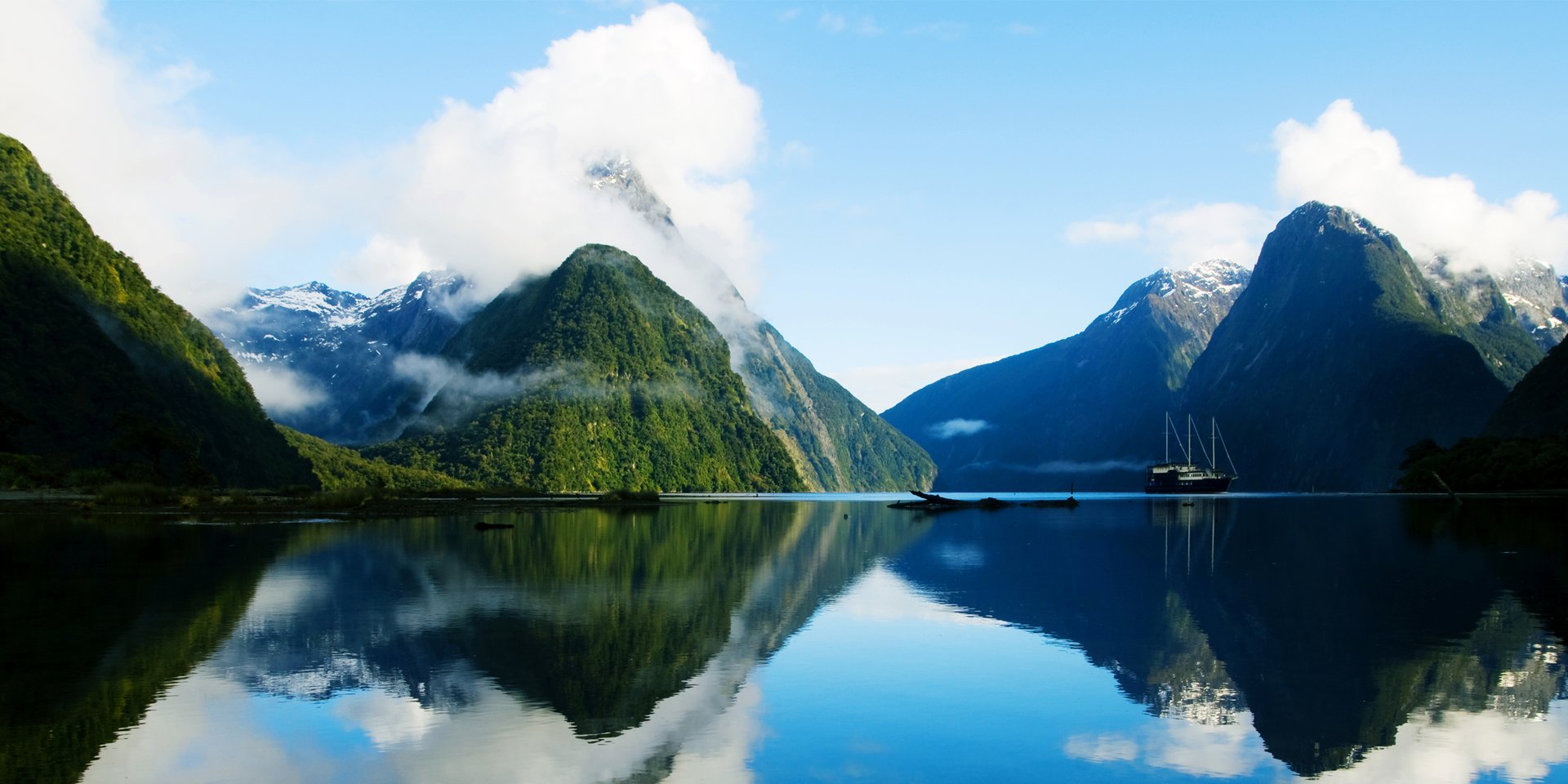 Visit Enchanting Milford sound, new Zealand travel