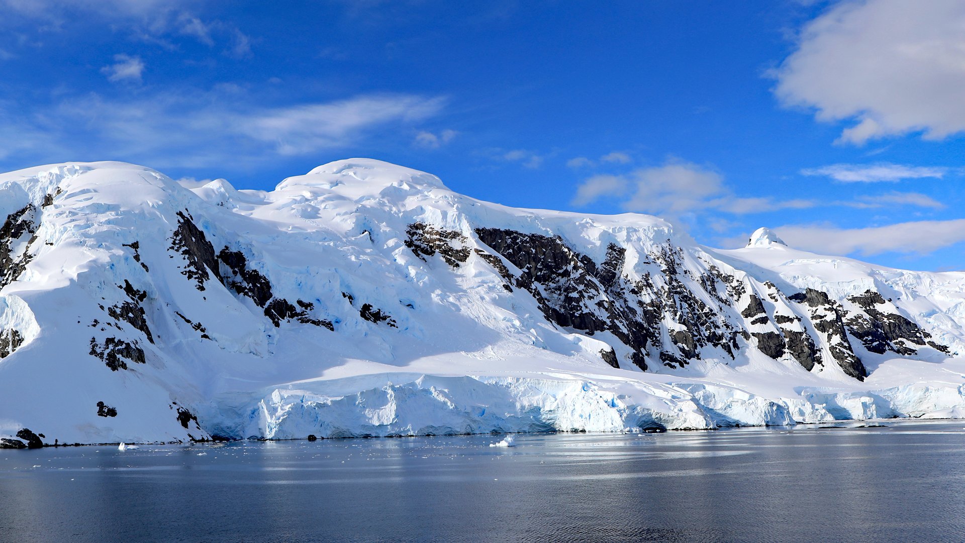 See the Antarctica peninsula on your expedition cruise
